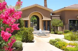 Photo #3: 2134401 Listing