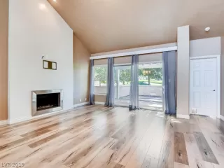 Photo #3: 2134426 Listing