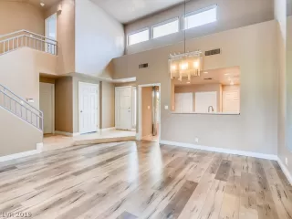 Photo #5: 2134426 Listing