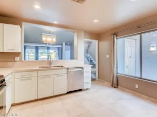 Photo #6: 2134426 Listing