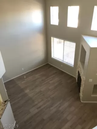 Photo #5: 2134442 Listing