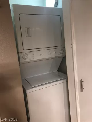 Photo #3: 2134452 Listing 