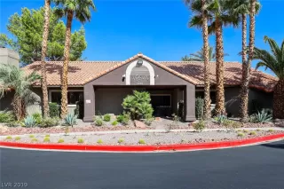 Photo #1: 2134541 Listing