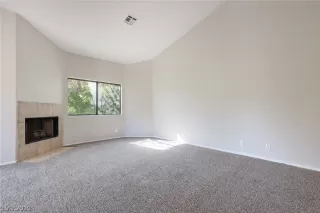 Photo #6: 2134541 Listing