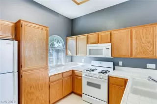 Photo #4: 2134641 Listing