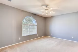 Photo #5: 2134641 Listing