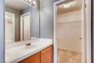 Photo #6: 2134641 Listing