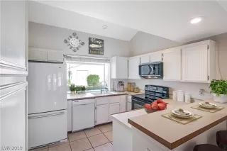 Photo #5: 2134666 Listing