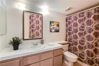 Photo #6: 2134666 Listing