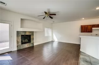 Photo #4: 2134672 Listing 