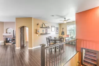 Photo #5: 2134699 Listing