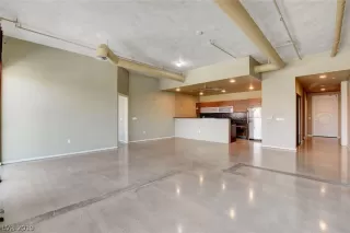 Photo #5: 2134729 Listing