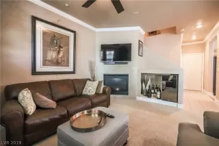 Photo #5: 2134731 Listing