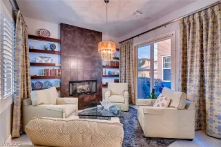 Photo #4: 2134831 Listing