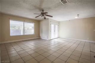 Photo #6: 2134870 Listing