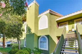 Photo #2: 2134884 Listing