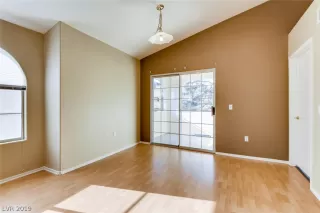 Photo #4: 2134884 Listing