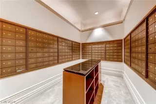 Photo #5: 2134898 Listing 