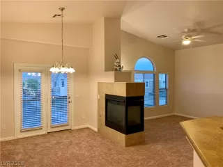 Photo #4: 2134910 Listing