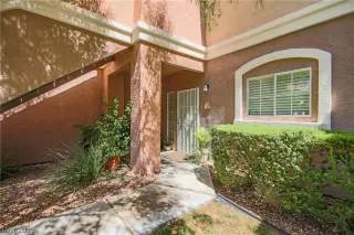 Photo #2: 2134913 Listing