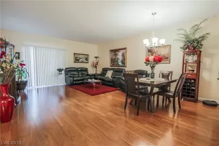 Photo #3: 2134913 Listing