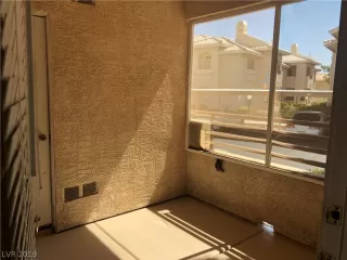 Photo #5: 2134940 Listing 