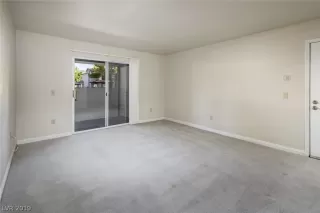 Photo #2: 2134943 Listing