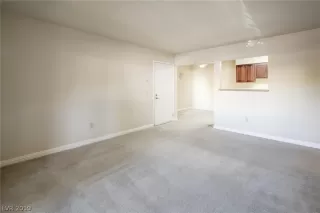 Photo #3: 2134943 Listing