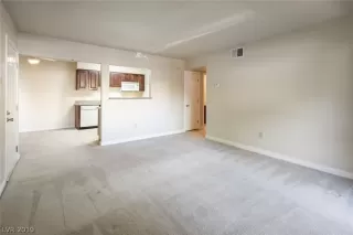 Photo #4: 2134943 Listing