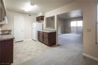 Photo #6: 2134943 Listing