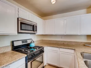 Photo #5: 2134983 Listing