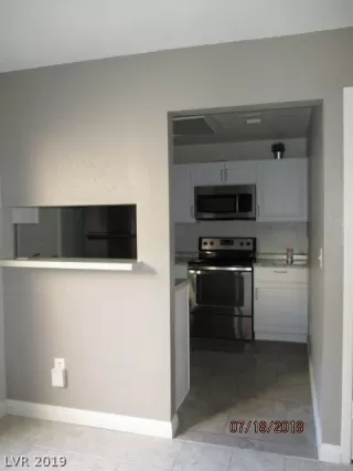 Photo #5: 2134991 Listing 