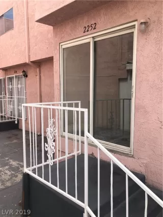 Photo #5: 2135003 Listing 