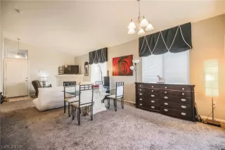 Photo #6: 2135015 Listing