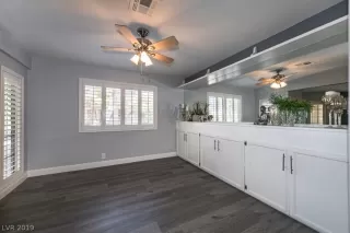 Photo #2: 2135047 Listing