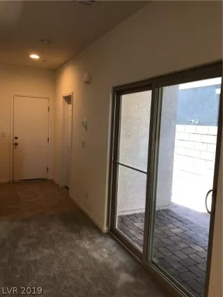 Photo #4: 2135070 Listing