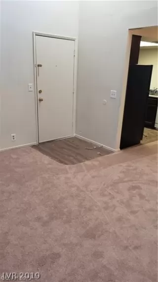 Photo #4: 2135075 Listing