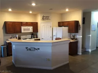 Photo #3: 2135076 Listing 