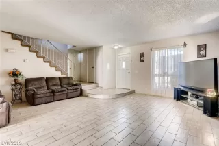 Photo #3: 2135099 Listing 