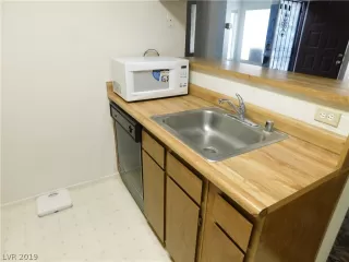 Photo #4: 2135121 Listing 