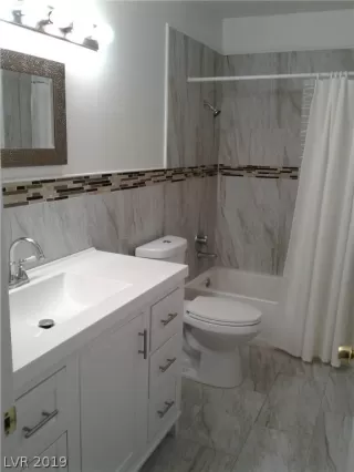 Photo #6: 2135128 Listing