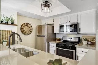 Photo #1: 2135140 Listing