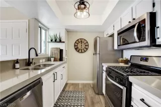 Photo #2: 2135140 Listing