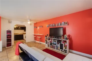 Photo #3: 2135149 Listing