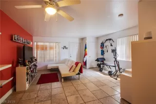 Photo #6: 2135149 Listing