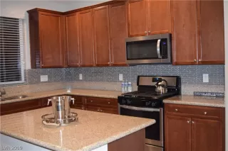 Photo #6: 2135193 Listing