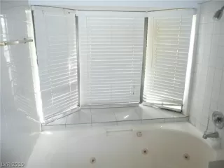 Photo #5: 2135232 Listing 