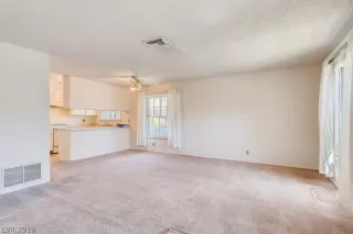 Photo #3: 2135250 Listing