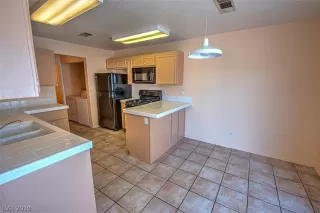 Photo #4: 2135252 Listing 