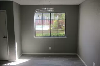 Photo #2: 2135266 Listing 